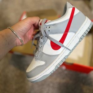 Nike Dunk Low - White Wolf Grey University Red (GS)